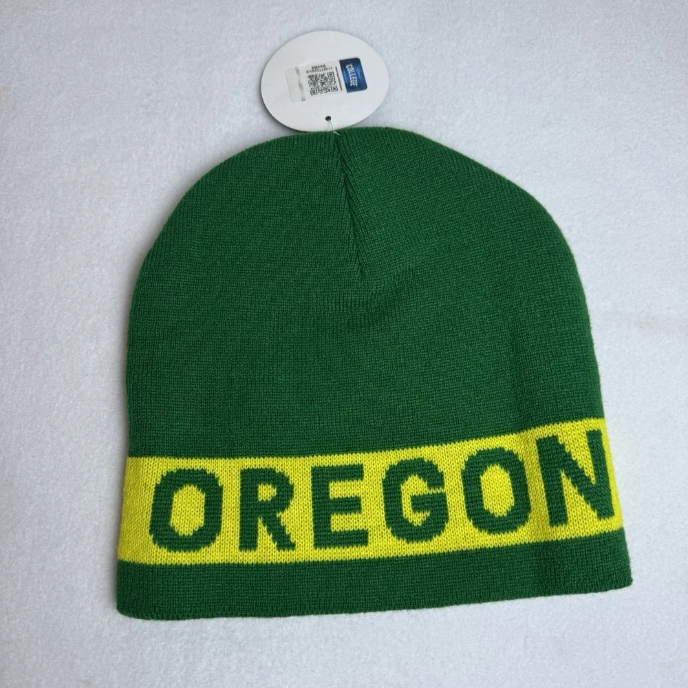New Oregon Ducks Captivating Beanie Green Yellow Stocking Cap Knit University